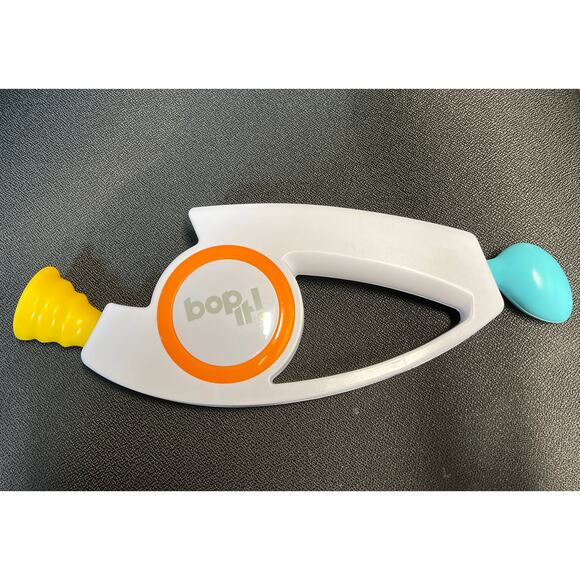 Hasbro BOP IT Game Toy Electronic Handheld PARTY E6393 BopIt 2018 - Picture 1 of 6